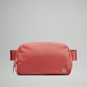 NWT Lulululemon Everywhere Belt Bag Brier Rose